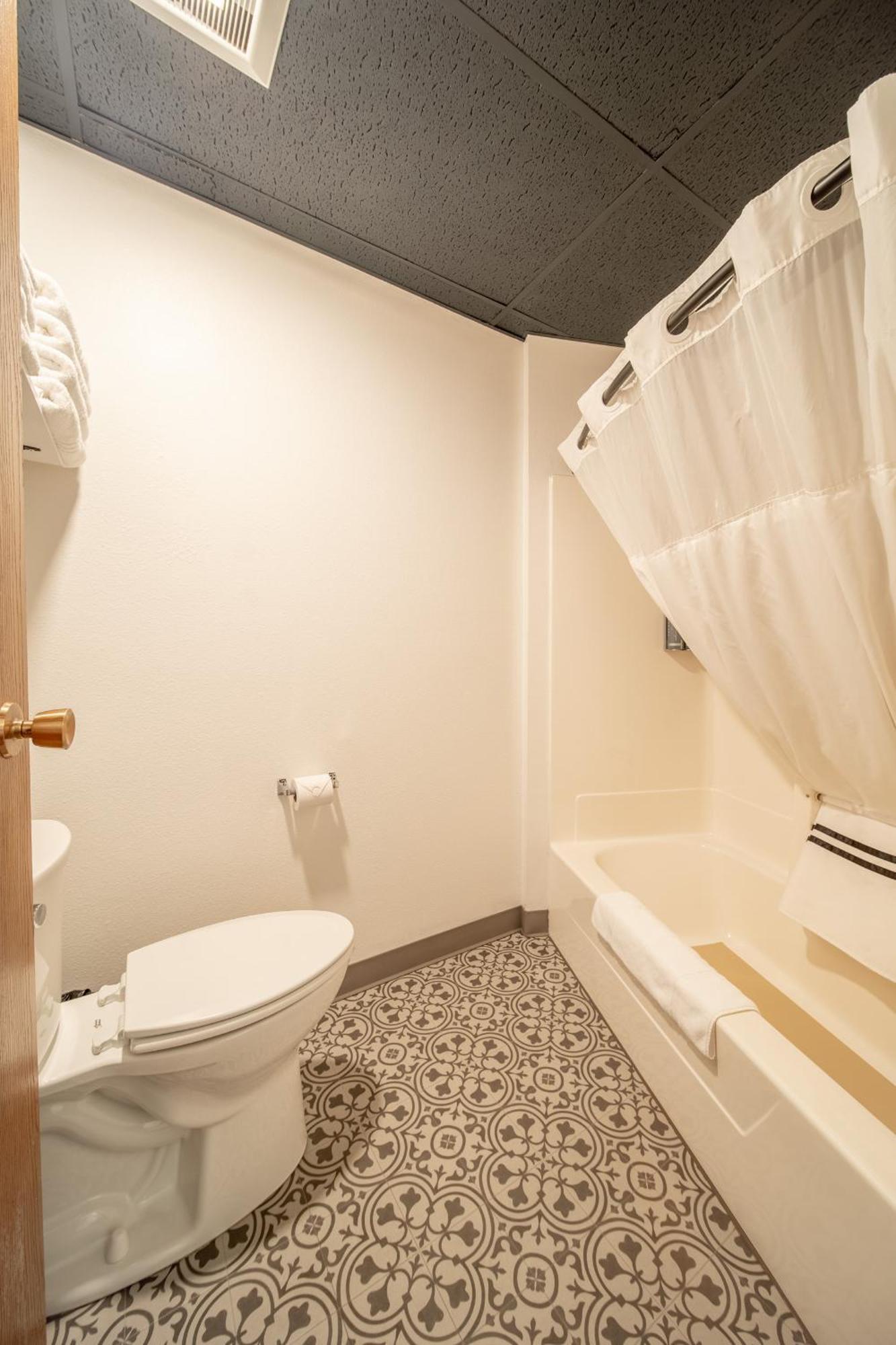 Hansen Inn & Cabins Уолл Экстерьер фото